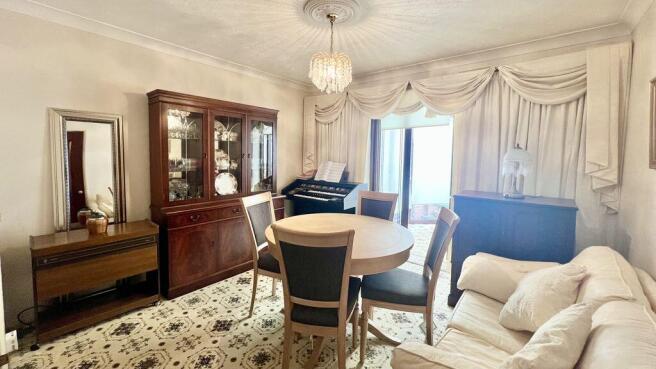 Hallbrook Court, Bottesford photo 4
