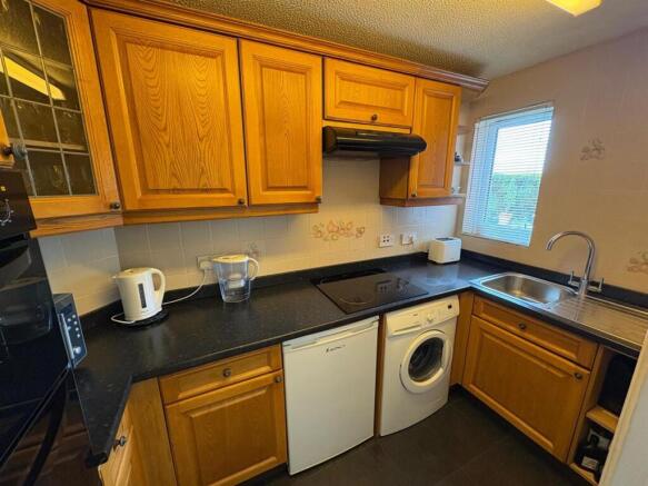 Kitchen 2.jpg