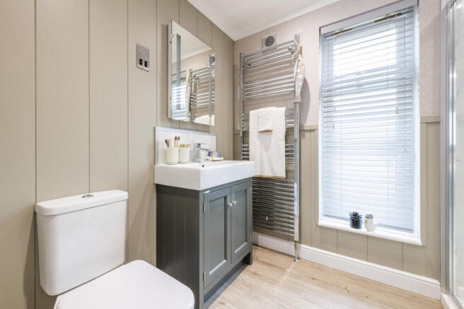 2 bed Park Home for sale Image 12