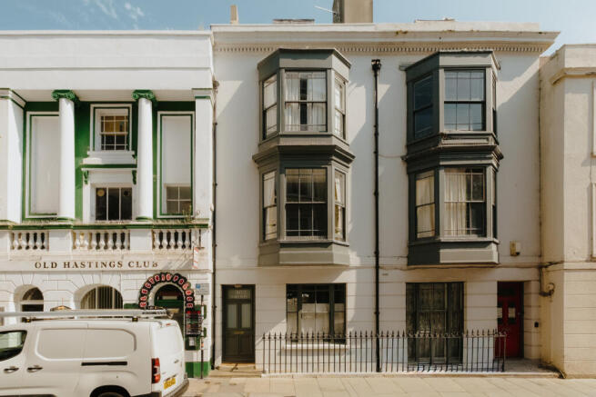Croft-Hastings-HighStreet-Exterior-19