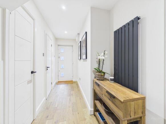 CAM02119G0-PR0550-STILL001