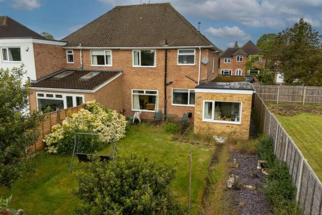 12 Ufton Crescent 8.jpg