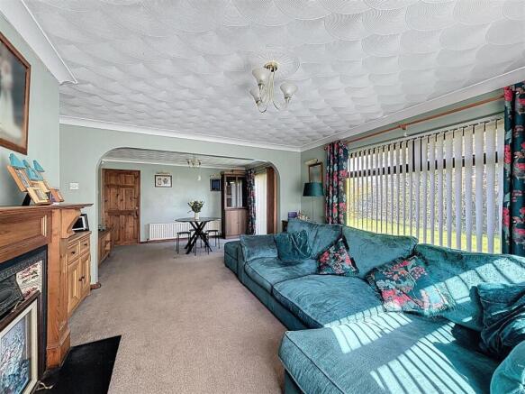 Through Lounge Diner