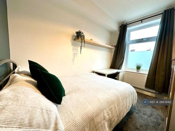 4 bed Terraced to rent Image 10