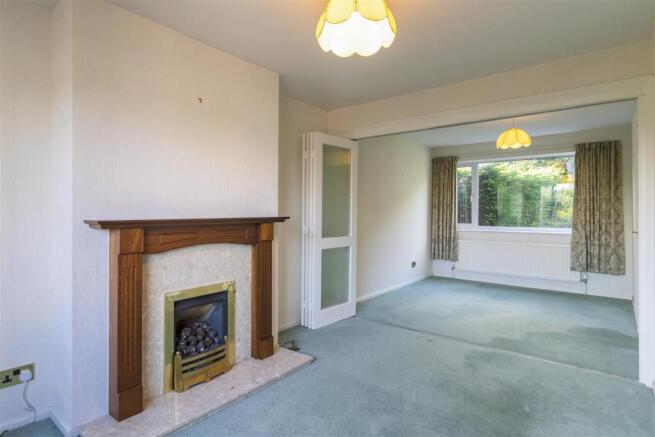 LIVING/DINING ROOM