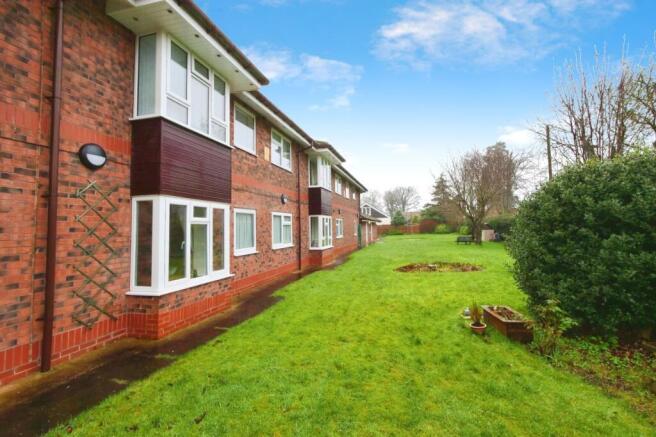 2 bed Apartment for sale Image 5