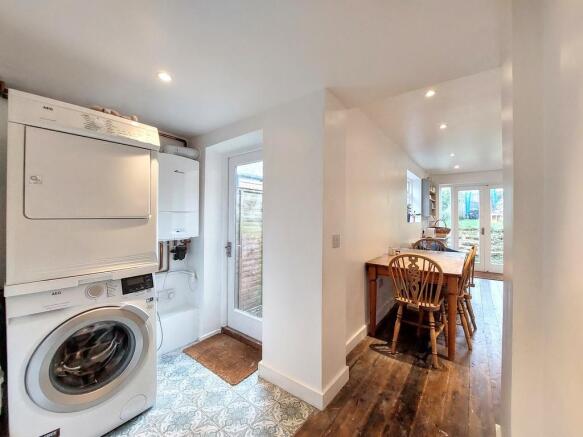 Utility Area/Lobb...