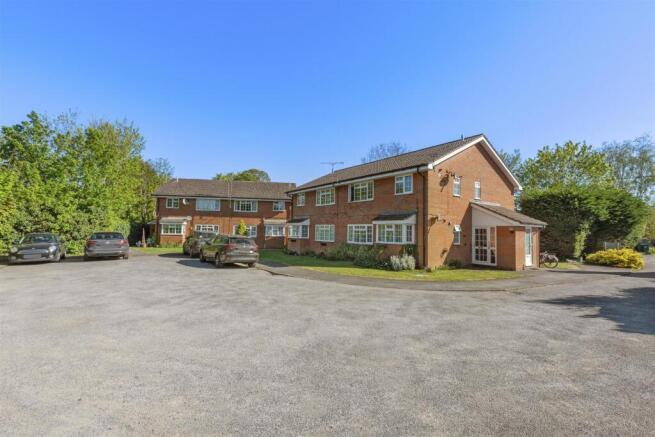2 Firs Court, Summerleys Rd, HP27 9DW-12.jpg