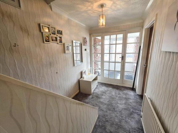 4 bed Semi-Detached for sale Image 4