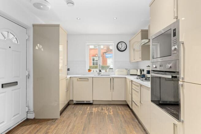 Kitchen / Living Area