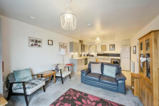 2 bed Apartment for sale Image 5