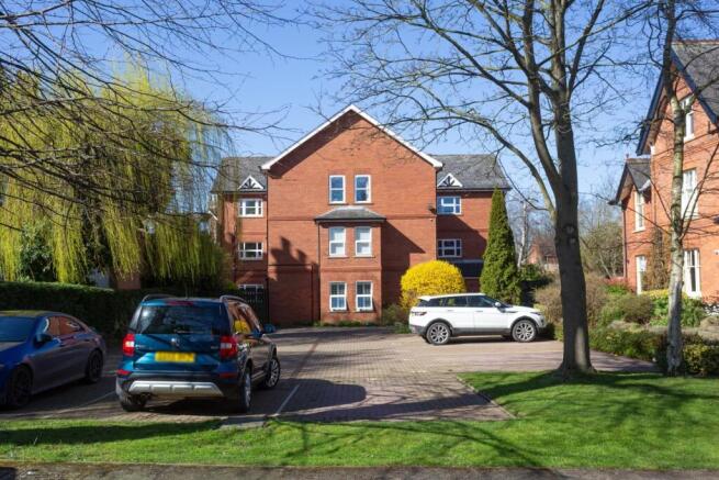 2 bed Apartment for sale Image 11