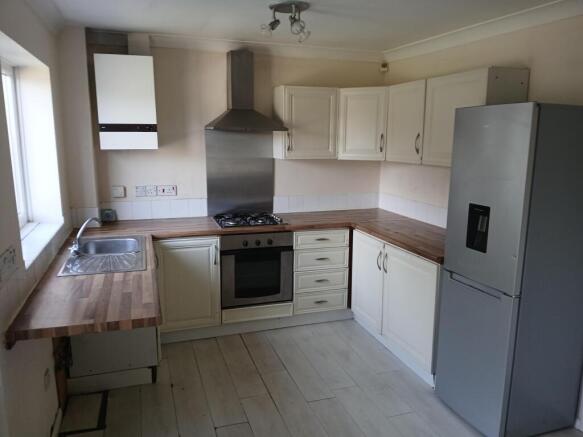 3 bed Semi-Detached for sale Image 7