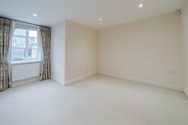 Bedroom 2.jpg