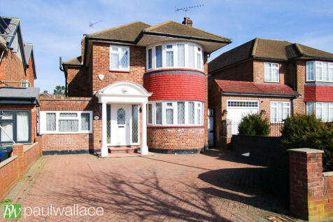 Mount Pleasant, EN4 | Detached Family Home with 85’ Garden & Extension Potential (STPP)