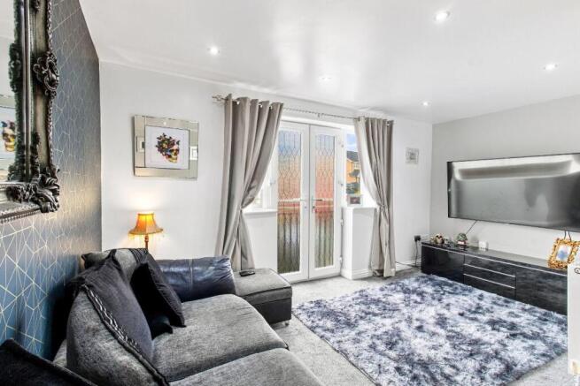 4 bed Town House for sale Image 8