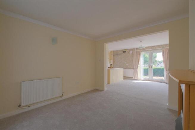 2 bed Semi-Detached for sale Image 8