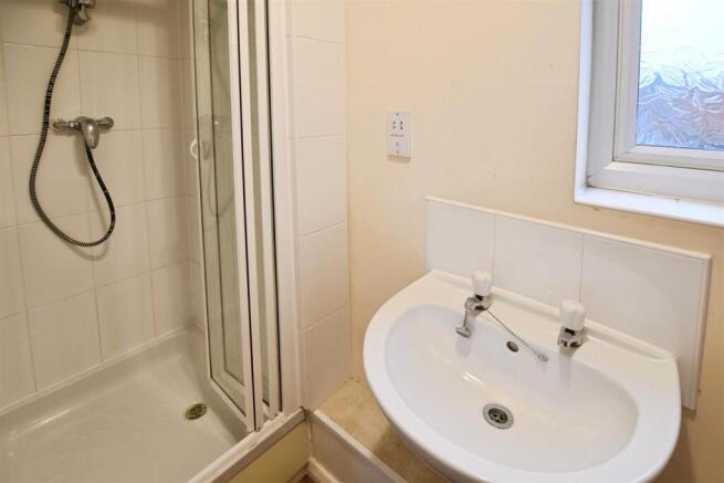 4 bed Detached for sale Image 12