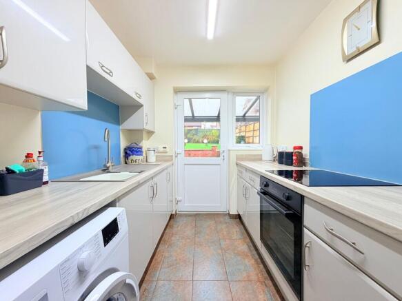 Gold Close, Nuneaton, CV11 photo 3