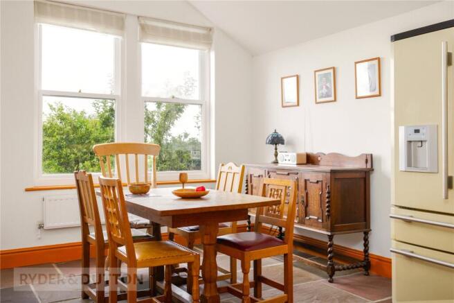 4 bed Detached for sale Image 12