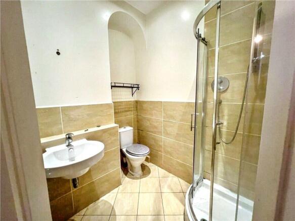 2 bed Apartment for sale Image 5