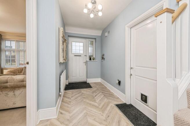 4 bed Detached for sale Image 10