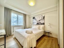 89, Piccadilly, London W1J 7NE