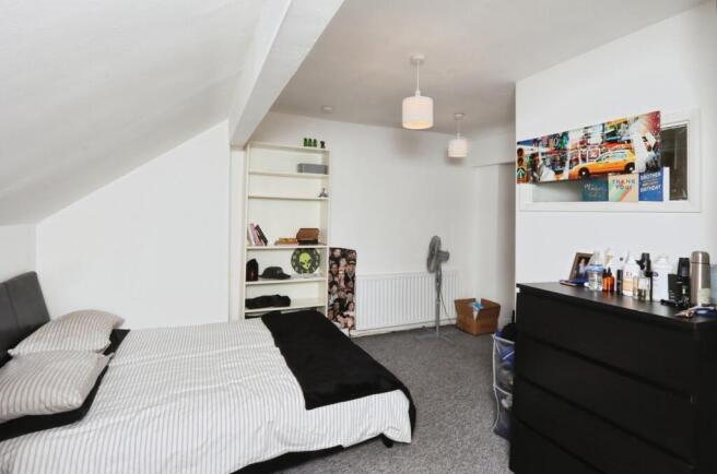 3 bed Terraced for sale Image 9