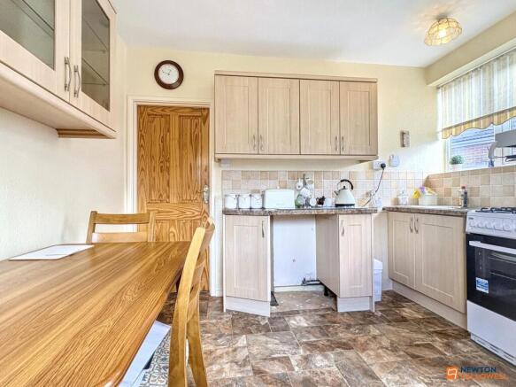 Hilary Crescent, Whitwick, LE67 photo 4
