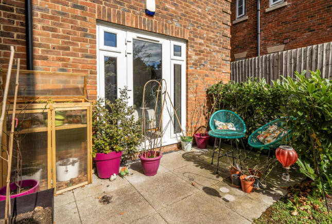 1437330-18-69ce82...