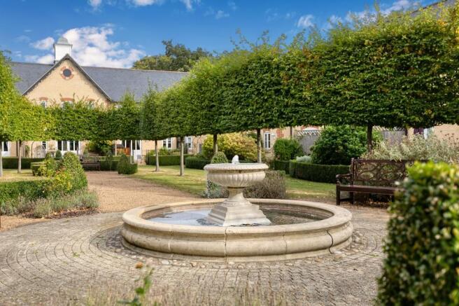 RHS Garden with f...