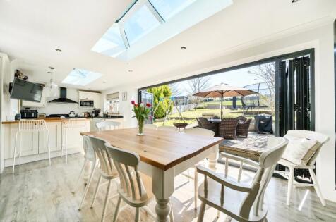 Manor Close, Wroughton, SN4