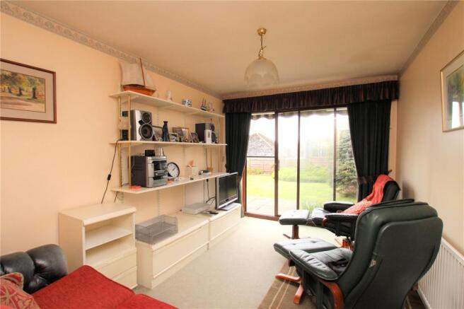 Dining Room/Bed 3