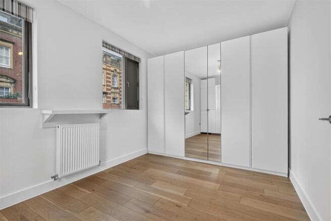 4 bed Semi-Detached for sale Image 9