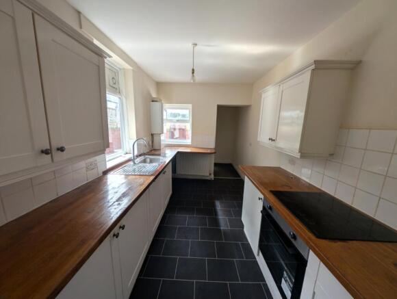 4 bed Terraced for sale Image 4