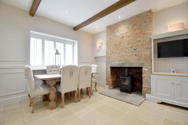 5 bed Detached for sale Image 4