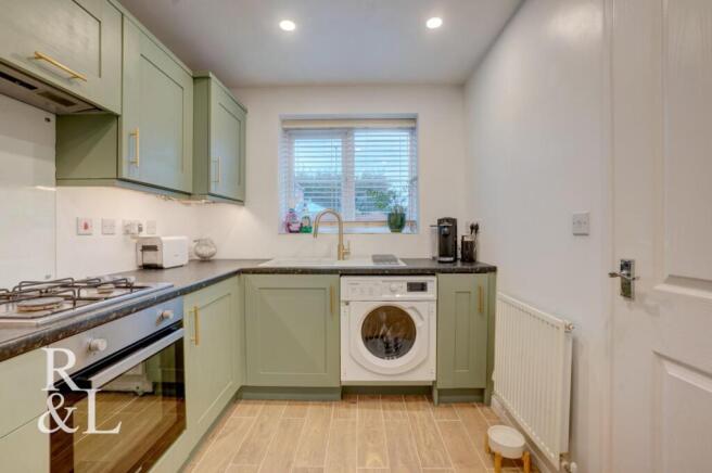 9 Astonbury Way (17).jpg