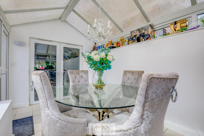 4 bed Town House for sale Image 12