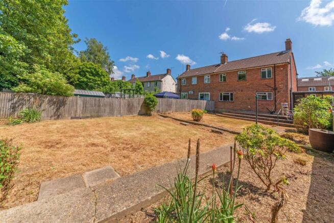 29 Crundwell- Rear garden_-6.jpg