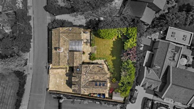5 bed Detached for sale Image 5