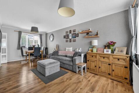 Halyard Close, Luton