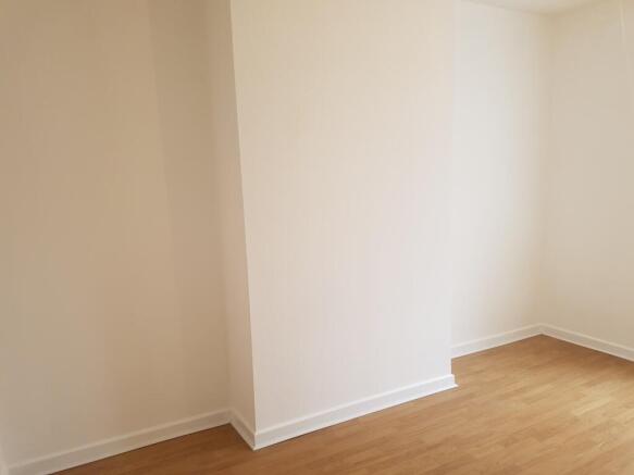 3 bed Terraced to rent Image 5