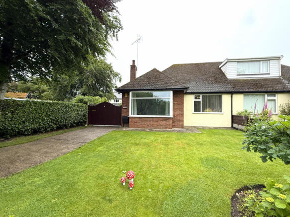 2 bedroom Semi Detached Bungalow
