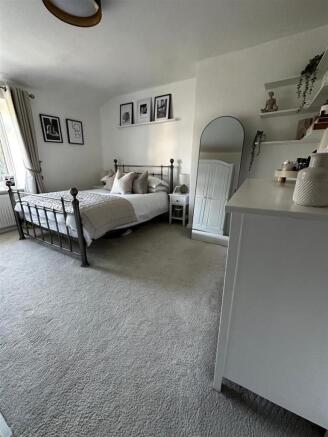 2 bed Terraced to rent Image 7