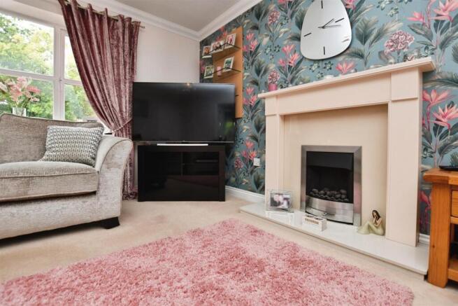 3 bed Semi-Detached for sale Image 9