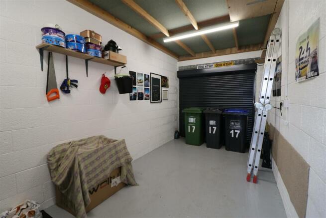 17mollgarage.JPG