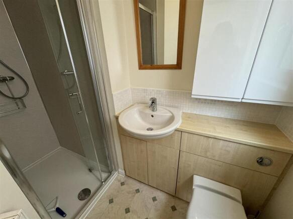 MASTER ENSUITE.JPG