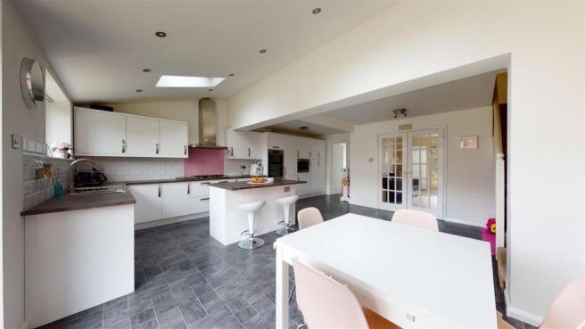 Kitchen/Dining Room