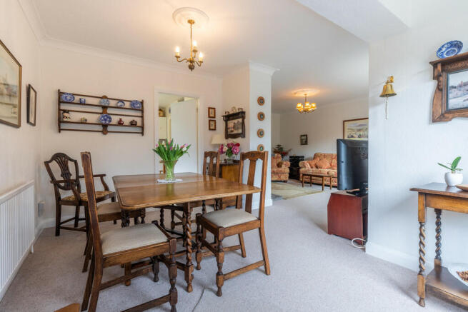 Living/Dining Roo...