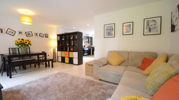 Lounge 2